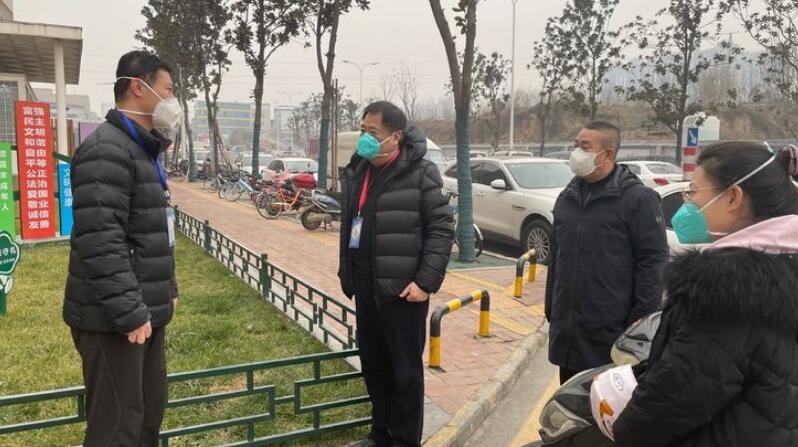 【疫情防控】金輝看望慰問(wèn)下沉一線(xiàn)干部